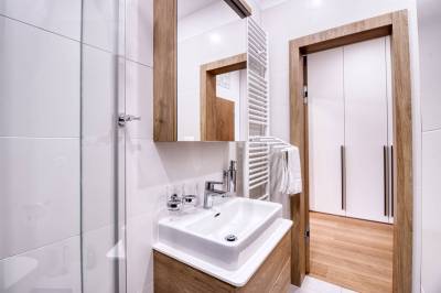 Apartmán 2 - kúpeľňa so sprchovacím kútom, Trio Tatry Starý Smokovec, Vysoké Tatry