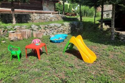 Detský kútik v exteriéri ubytovania, Chata Husárik, Čadca