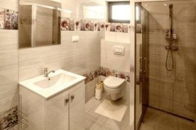 Kúpeľňa s toaletou na prízemí, Chata Adam Ždiar, Ždiar