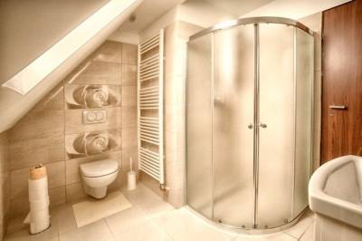 Kúpeľňa s toaletou na poschodí, Chata Adam Ždiar, Ždiar