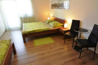 3-lôžková izba s manželskou a 1-lôžkovou posteľou, VILLA GOLD, Nová Lesná