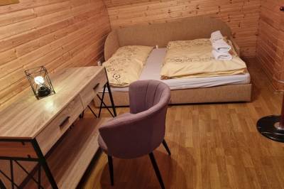Spálňa s 2 rozkladacími pohovkami, Zrub Kaška, Oščadnica
