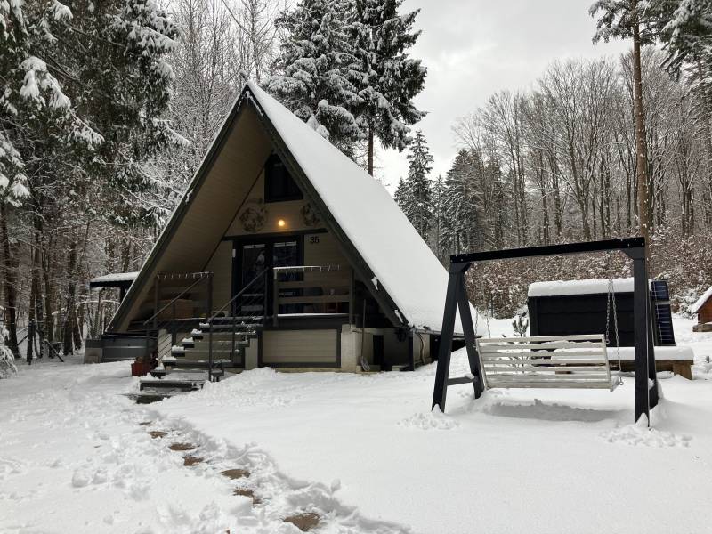 Chata v strede lesa so saunou a kaďou, Ostrá Lúka