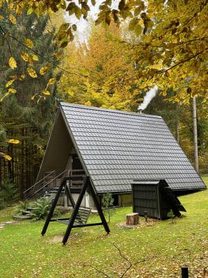 Chata v strede lesa so saunou a kaďou, Ostrá Lúka