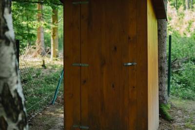 Samostatná toaleta, Hniezdo Pinky - chata v lese so saunou a kaďou na strednom Slovensku, Ostrá Lúka