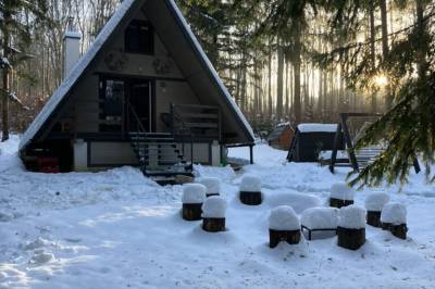Chata v strede lesa so saunou a kaďou, Ostrá Lúka