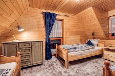 Spálňa s tromi oddelenými posteľami, Chata Brusnica, Litmanová