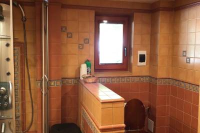 Kúpeľňa so sprchovacím kútom a toaletou, Chata Studnička, Litmanová