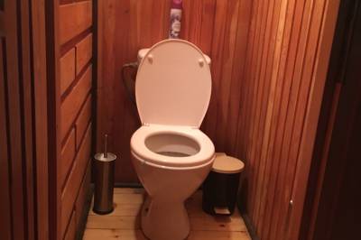 Samostatná toaleta v podkroví, Chalupa pri potôčiku, Oščadnica