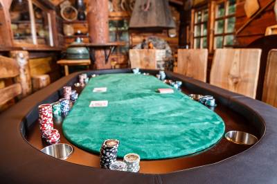 Grillhouse - hranie pokeru, Vlčí doupě, Pstruží