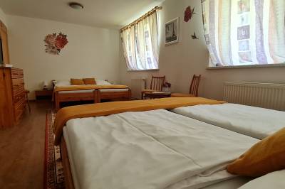 Ubytovanie Lienka 4 - spálňa s dvomi manželskými posteľami, Ubytovanie Lienka, Nová Lesná