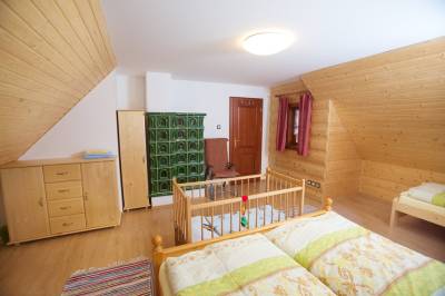 4-lôžková spálňa s detskou postieľkou, Chalupa Zuzka, Zázrivá