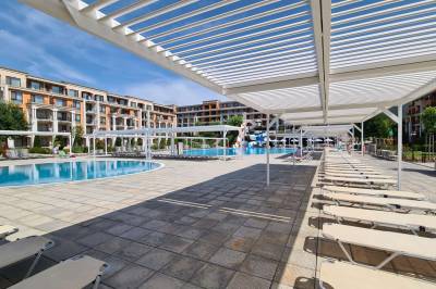 Vonkajší bazén a ležadlá, Premium Štúdio 3041, 4 *Resort, Sveti Vlas, Sveti Vlas