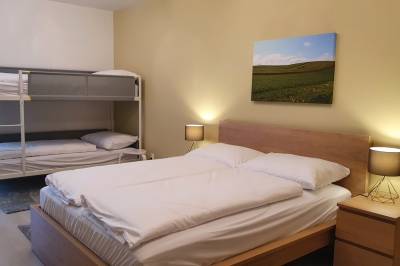Spálňa 3 pre 4 osoby s manželskou a poschodovou posteľou, Vila Doliny, Konská