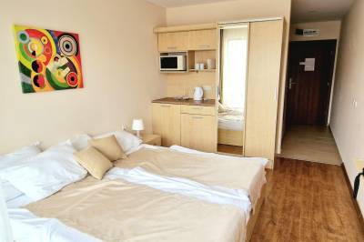 Apartmán s manželskou posteľou, LCD TV a kuchynským kútom, Premium Štúdio 4025, 4 *Resort, Sveti Vlas, Sveti Vlas