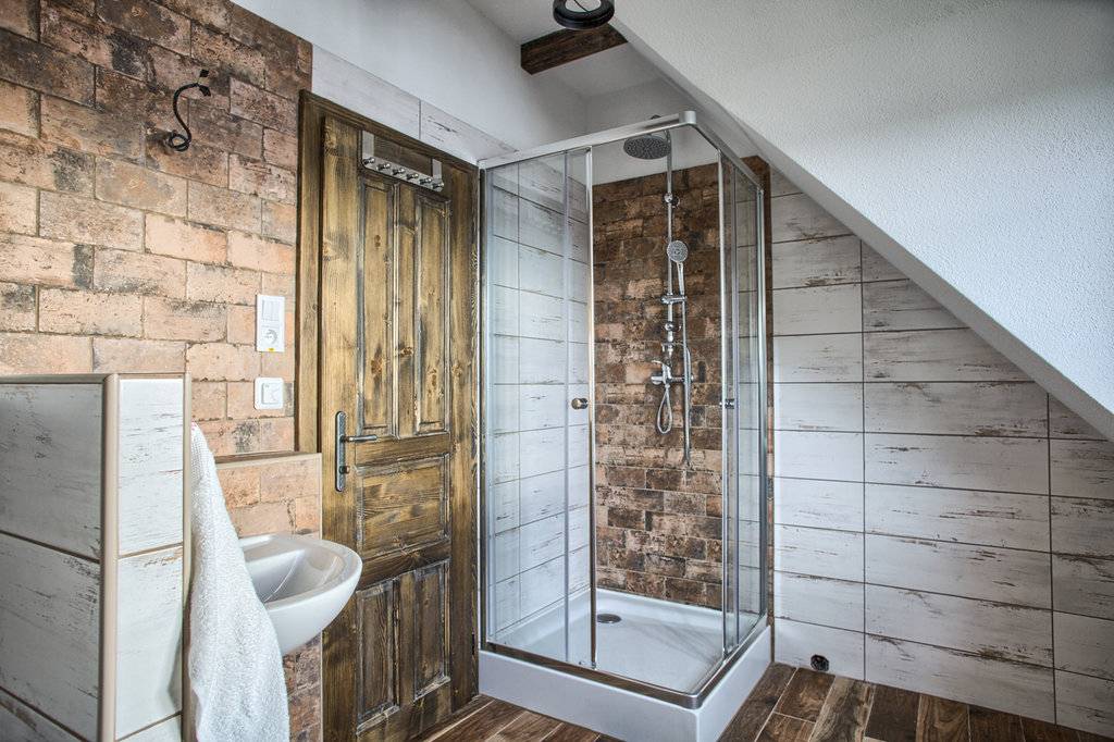 Kúpeľňa s toaletou, Vrchársky dvor - Chalupa pod Dlhým grúňom, Drábsko