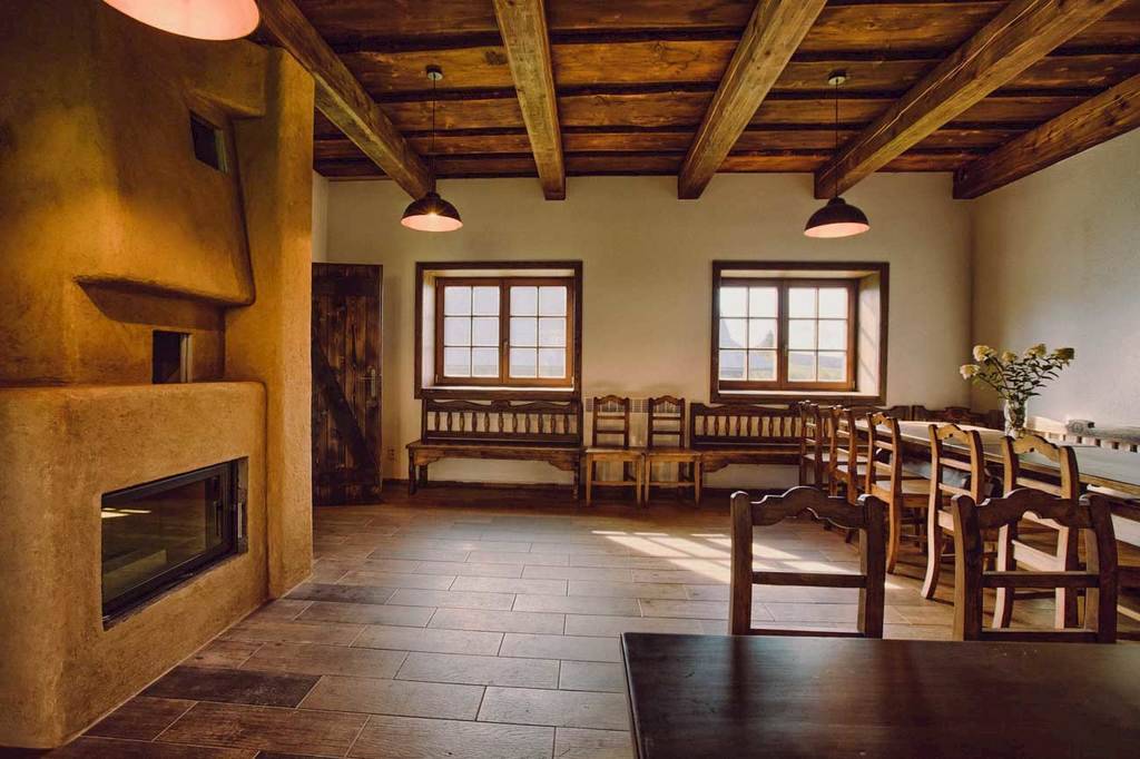 Obývačka, Vrchársky dvor - Chalupa pod Dlhým grúňom, Drábsko