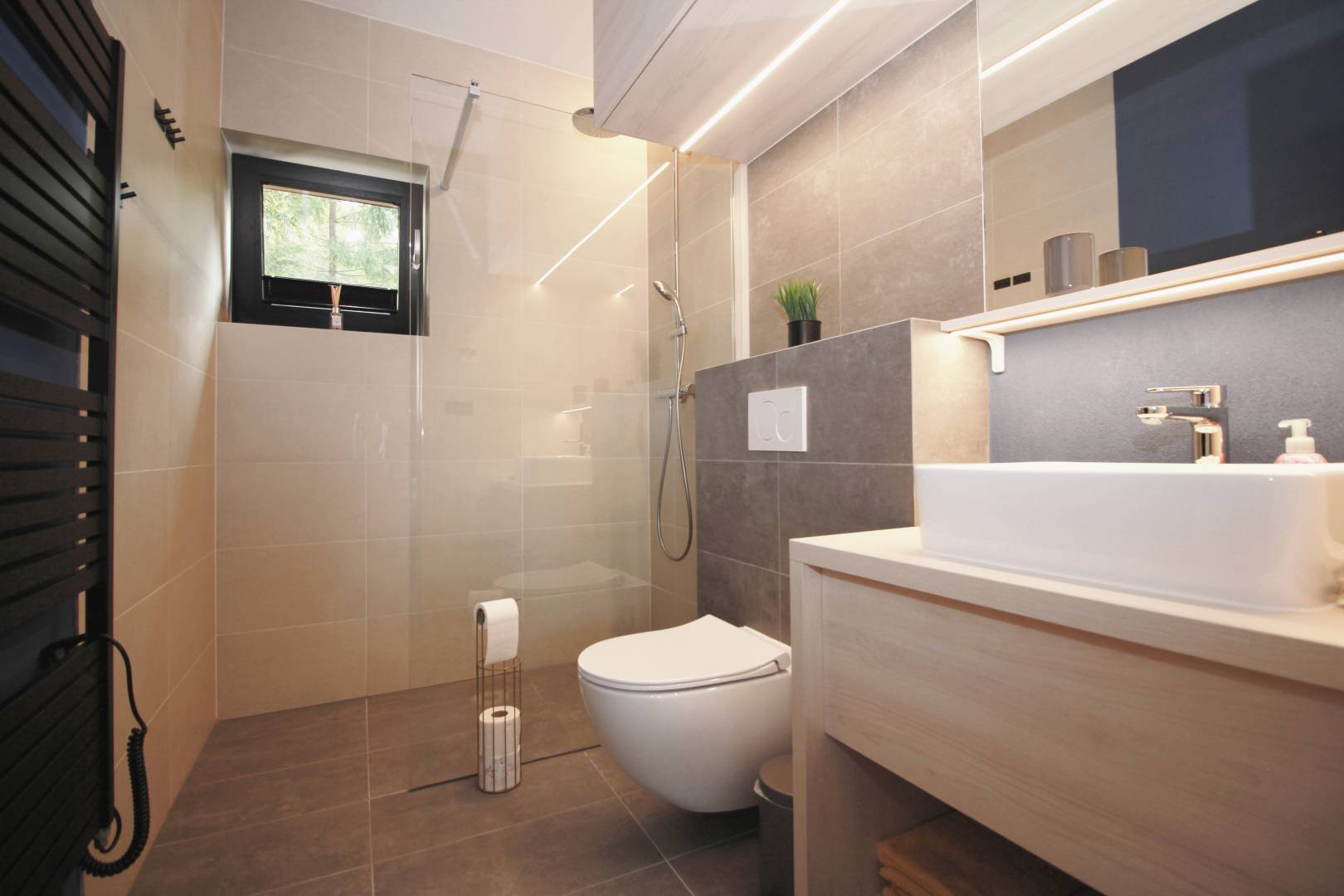 Kúpeľňa s toaletou, Apartmán A2, Ružomberok