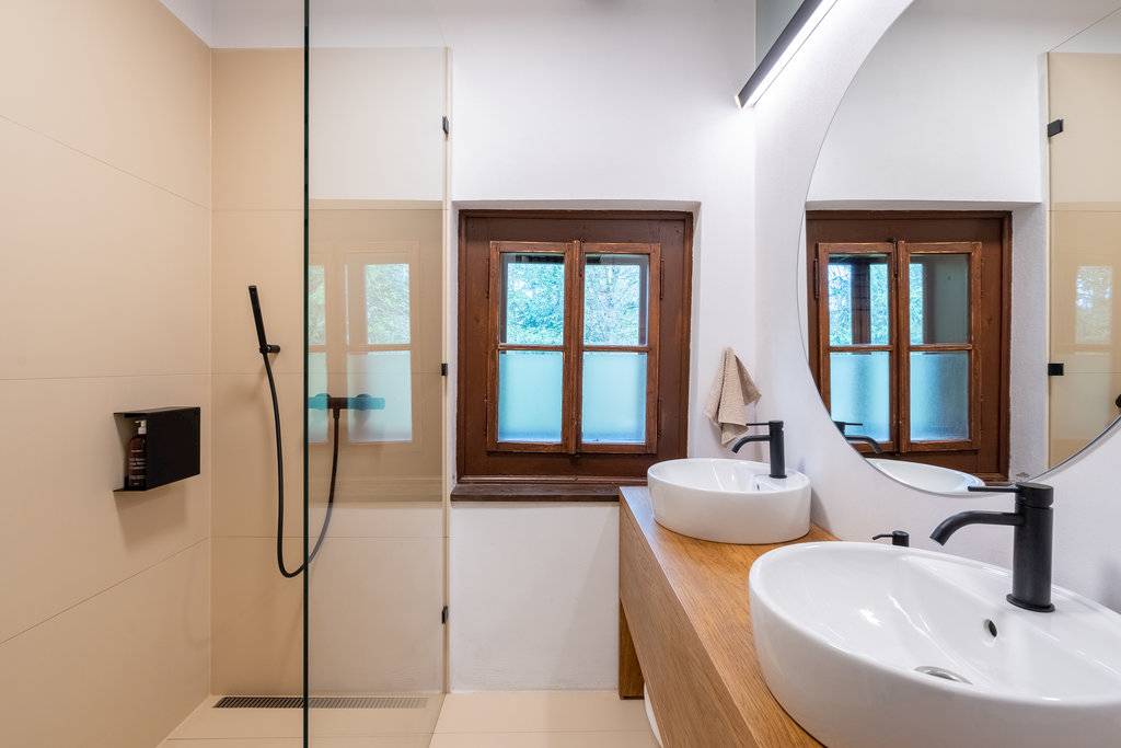 Kúpeľňa bez toalety, Hniezdo pri vode, Námestovo