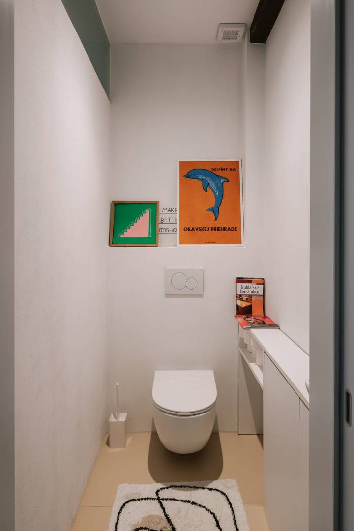 Samostatná toaleta, Hniezdo pri vode, Námestovo