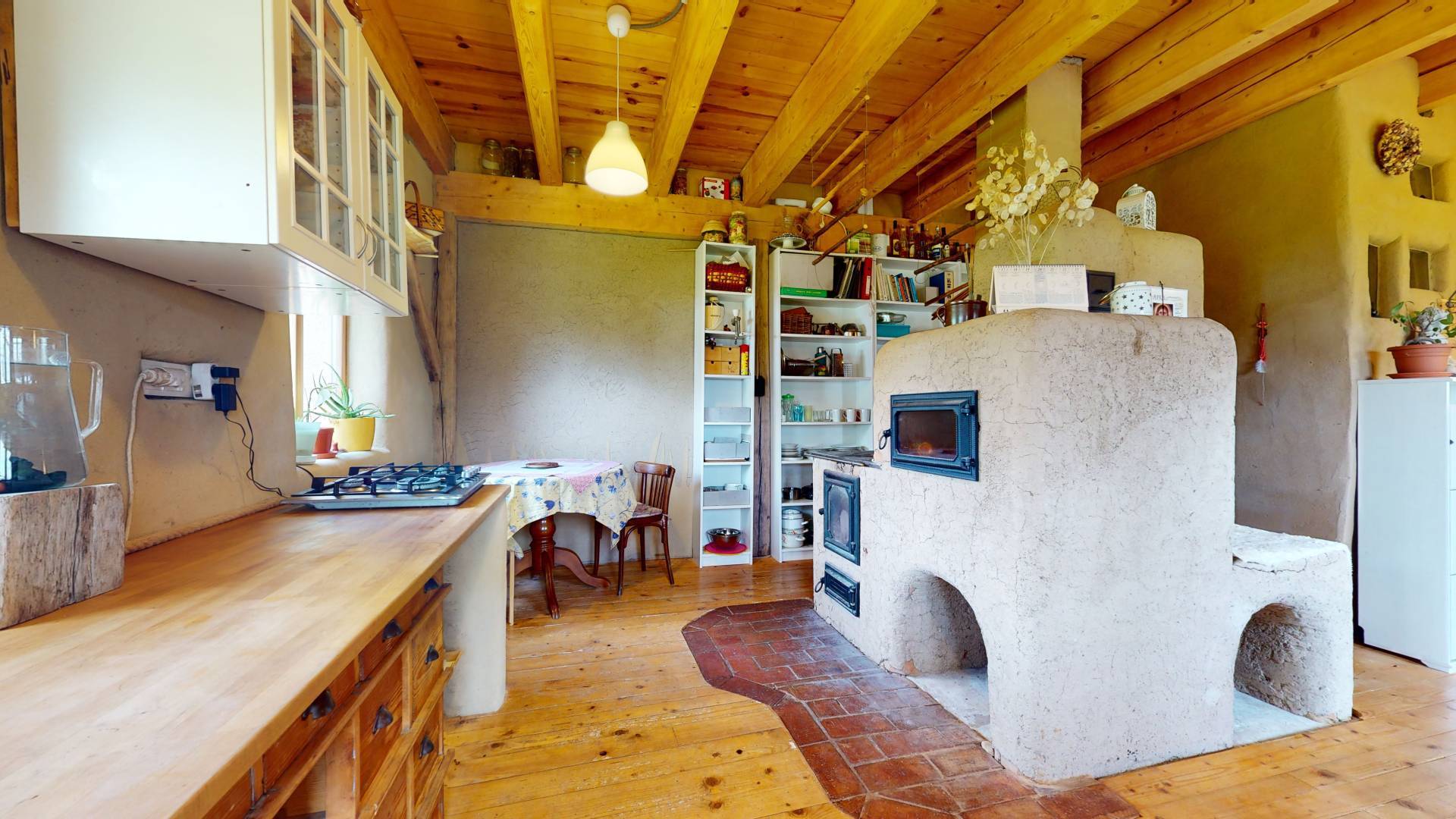 Kuchyňa, Slamený dom, Krupina