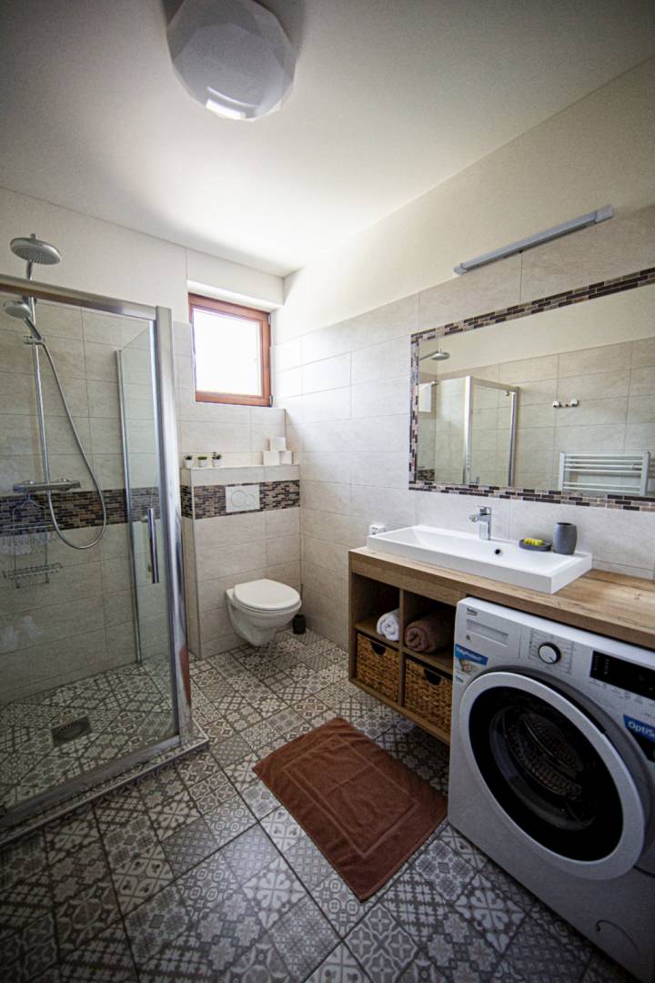 Kúpeľňa s toaletou, Chata Polom, Raková