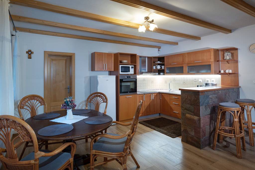 Kuchyňa, Chata Korcháň, Raková