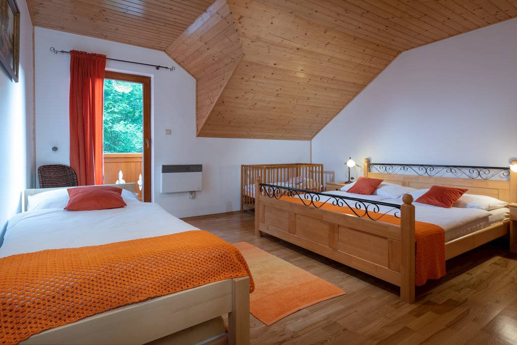 Spálňa, Chata Korcháň, Raková