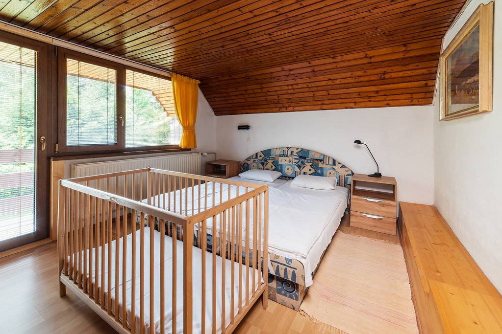 Spálňa, Chata Slovakia č. 1, Dolná Lehota