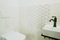 Samostatná toaleta, Jariabka zrub Nízke Tatry, Jarabá