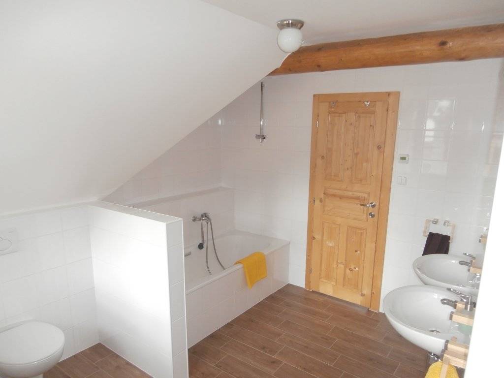 Kúpeľňa s toaletou, Zrub Tále, Bystrá