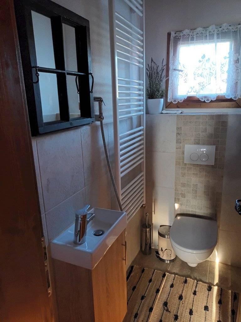 Samostatná toaleta, Chata Roháče, Oravský Biely Potok