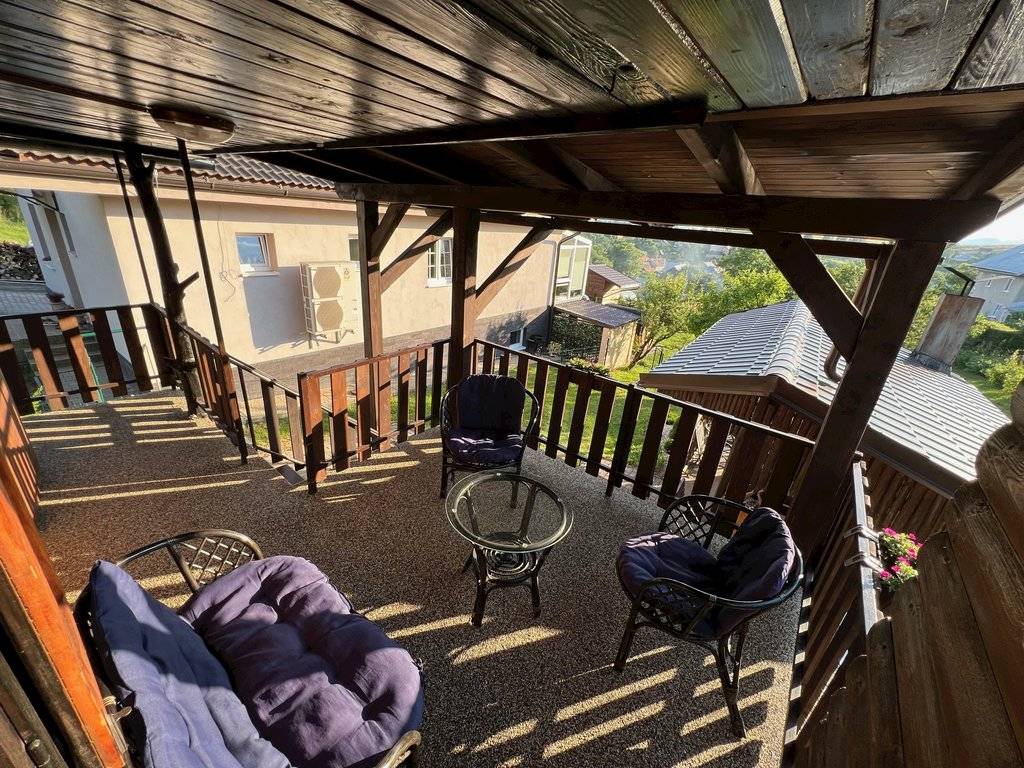 Terasa, Chatka Helenka, Horná Lehota