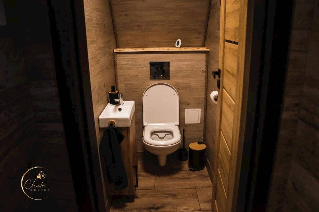 Samostatná toaleta, Chata Zdenka, Dolný Kubín