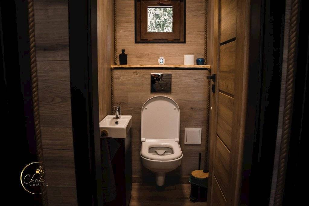 Samostatná toaleta, Chata Zdenka, Dolný Kubín