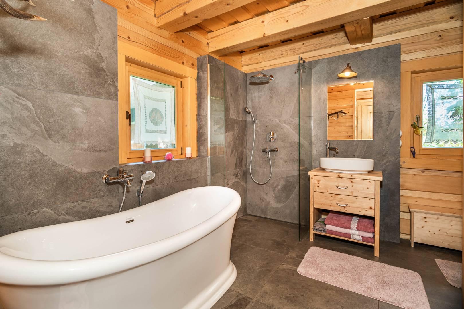 Kúpeľňa s toaletou, Chalupa u Golisov, Zákopčie