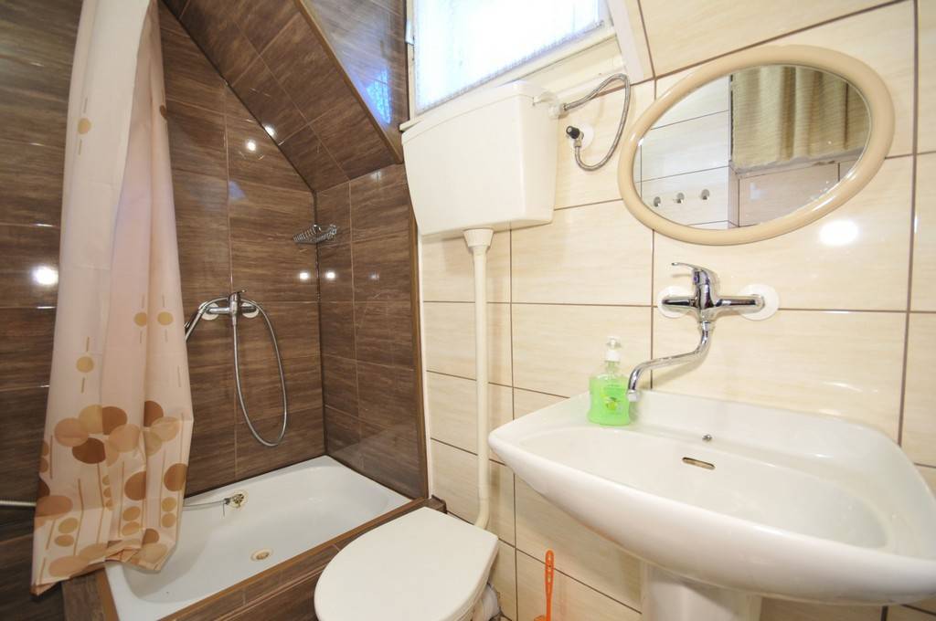 Kúpeľňa s toaletou, Chata Lieska, Horná Lehota