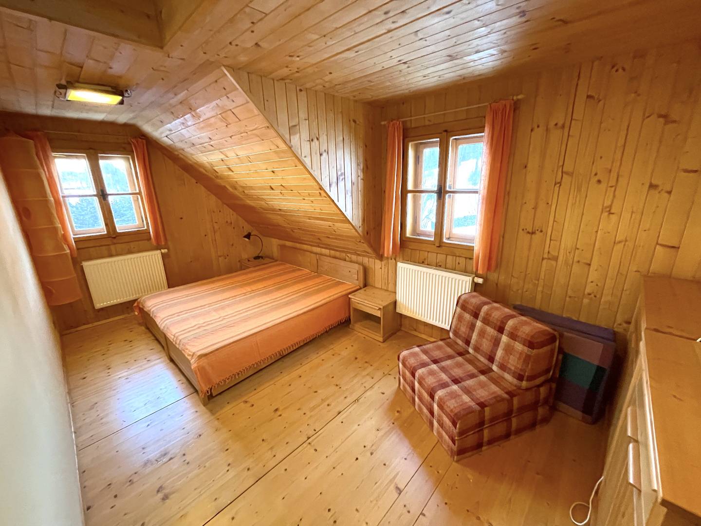 Spálňa, Chalupa pod lipou, Zázrivá