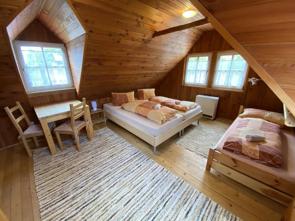 Spálňa, Chalupa Leštiny, Leštiny