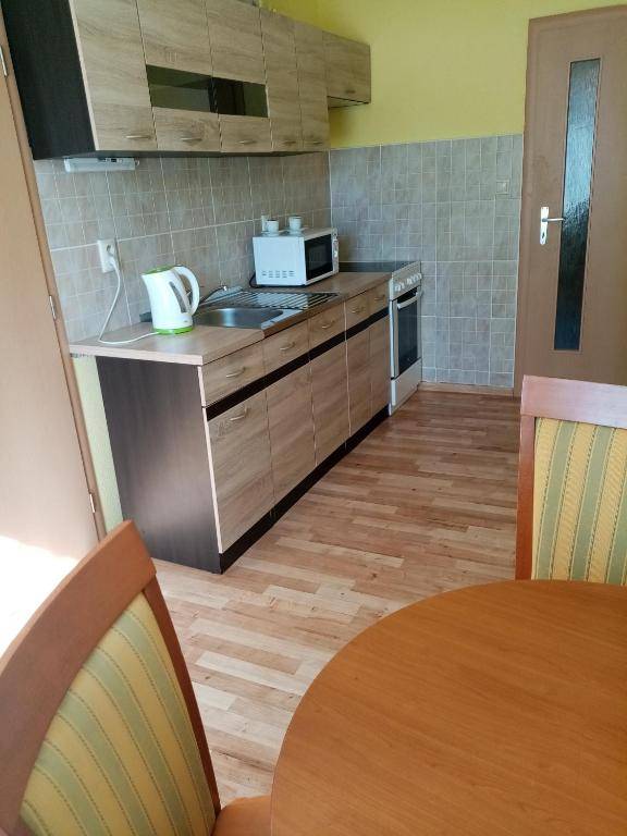 Kuchyňa, Domek, Reľov