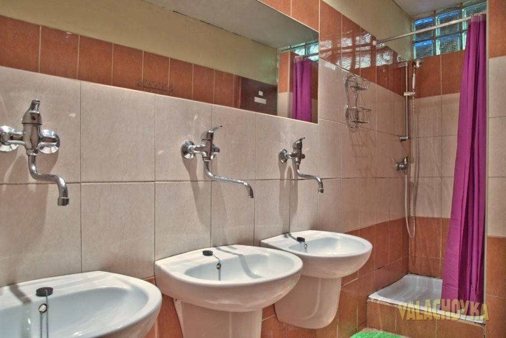 Kúpeľňa s toaletou, Chata Valachovka, Vyhne