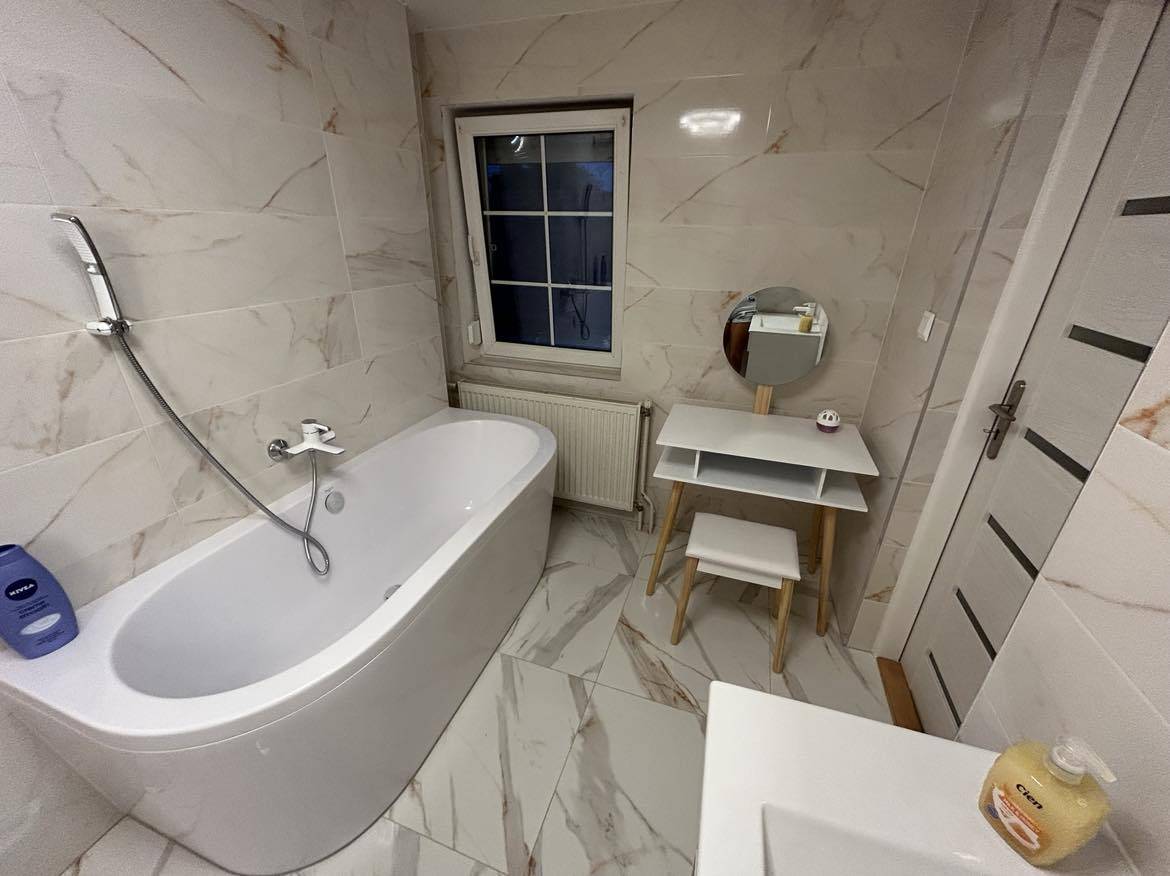 Kúpeľňa s toaletou, Apartmány v Trávnici pri Podhájskej, Trávnica