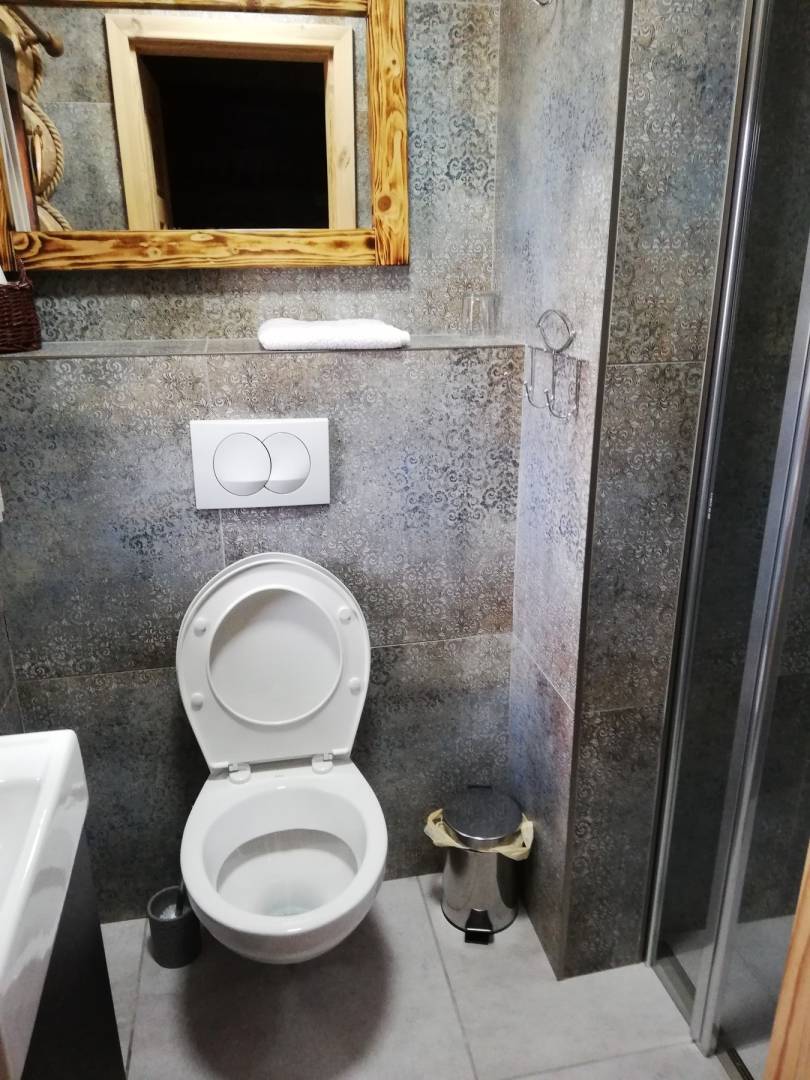 Kúpeľňa s toaletou, Drevený zrub Zuberec, Zuberec