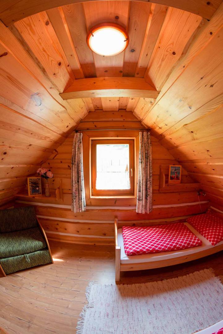 Spálňa, Chata nad jazierkom, Osturňa