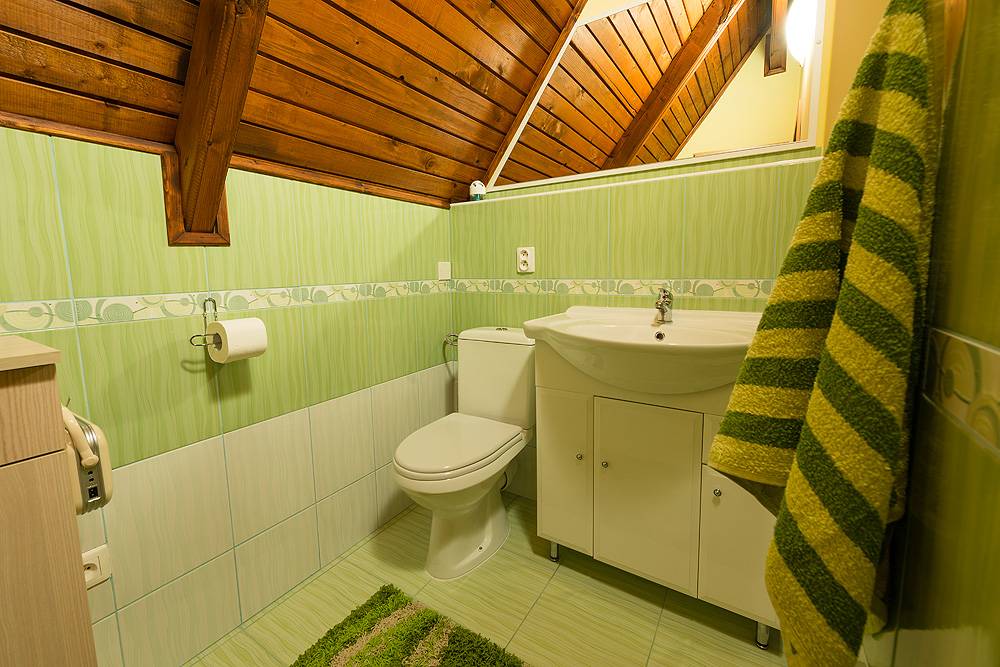 Samostatná toaleta, Chata Hoľa, Dolný Kubín