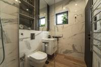 Kúpeľňa s toaletou, Villa pri rybníku STROHM, Hodruša - Hámre