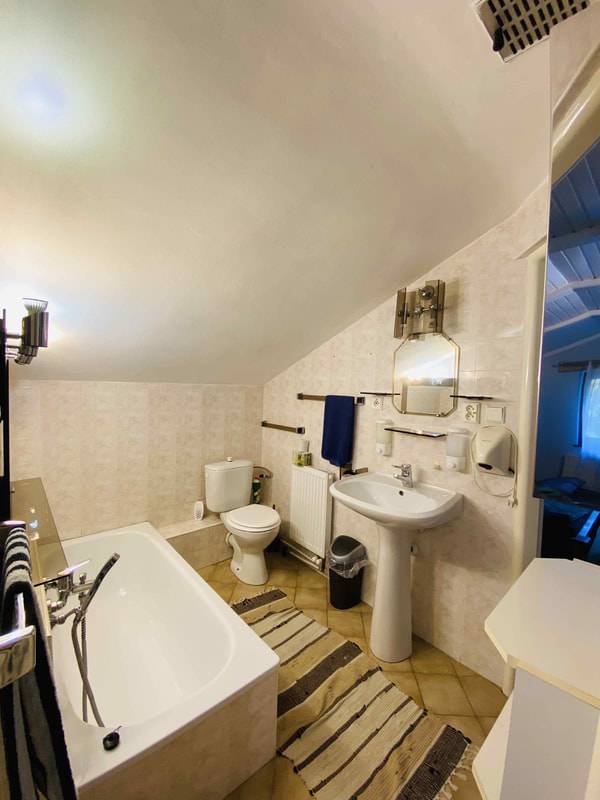 Kúpeľňa s toaletou, MONTANA RESIDENCE - Chata Stráne, Martin