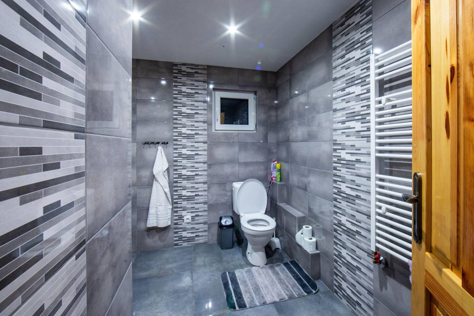 Kúpeľňa s toaletou, Chata pod Rožkom, Uličské Krivé