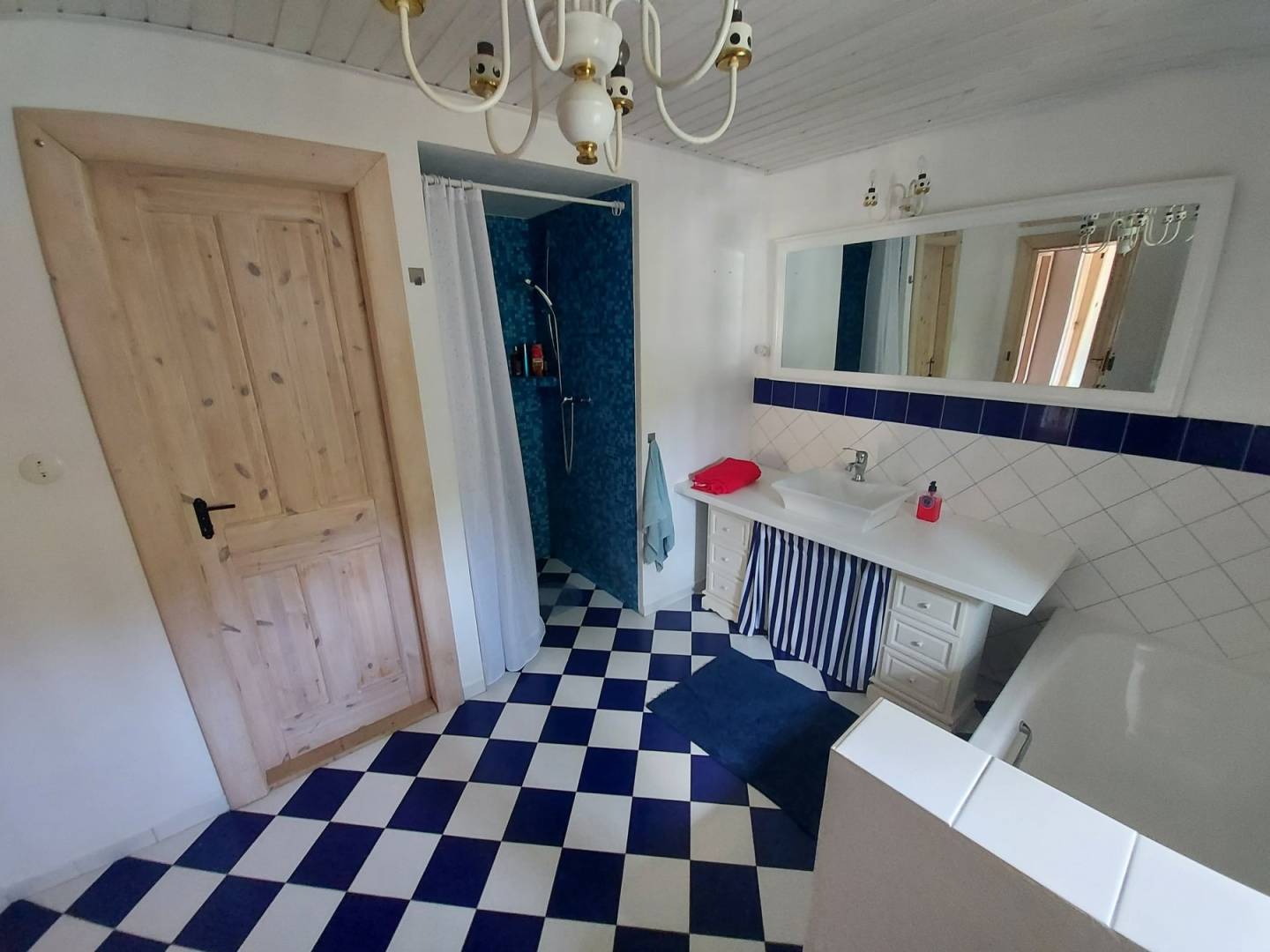 Kúpeľňa s toaletou, Modrá Chalúpka Podbranč, Podbranč