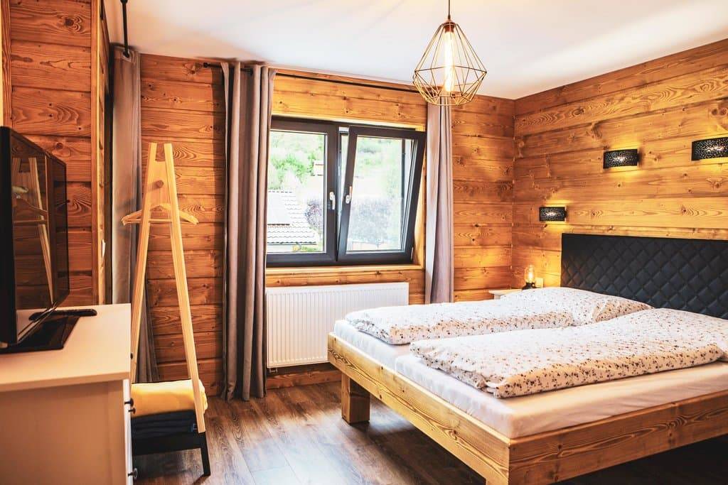 Spálňa, Chata Tirolka, Oščadnica